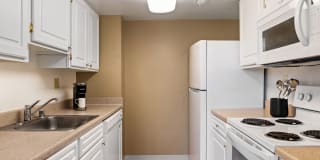 Arlington Apartments on Clarendon Arlington Apartments on Clarendon Photo Gallery 1