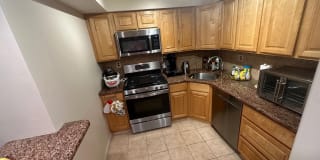 121 LEEDOM WAY 121 LEEDOM WAY Photo Gallery 1
