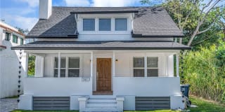 7121 SW 63rd Ave 7121 SW 63rd Ave Photo Gallery 1