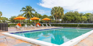 Grand Island Square - 3 Miles to Aventura Mall Grand Island Square - 3 Miles to Aventura Mall Photo Gallery 1