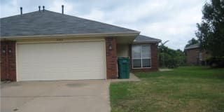 2105 W Roselawn ST 2105 W Roselawn ST Photo Gallery 1