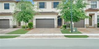 5710 NW 50th Ter 5710 NW 50th Ter Photo Gallery 1