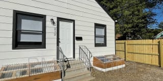 212 N Ash St 212 N Ash St Photo Gallery 1