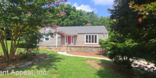 1388 Merry Lane NE 1388 Merry Lane NE Photo Gallery 1