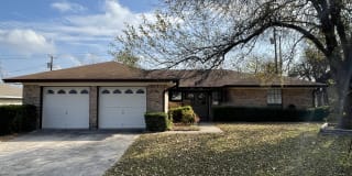 2710 Grasslands Dr 2710 Grasslands Dr Photo Gallery 1
