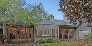 10061 SAWGRASS DR E 10061 SAWGRASS DR E Photo Gallery 1