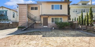 2060 Santa Clara Ave #H - 2 bedroom / 1 bathroom 2060 Santa Clara Ave #H - 2 bedroom / 1 bathroom Photo Gallery 1