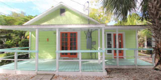 1745 OAK STREET 1745 OAK STREET Photo Gallery 1