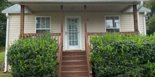 2909 Woodlawn Ave 2909 Woodlawn Ave Photo Gallery 1