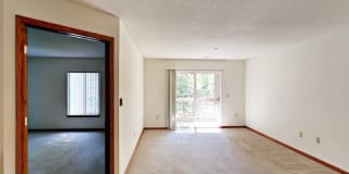 Willow Brook Court Willow Brook Court Photo Gallery 1
