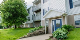 Crown Pointe Apartments Crown Pointe Apartments Photo Gallery 1