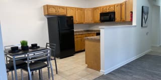 Maverick Apartments - STUDENT HOUSING Maverick Apartments - STUDENT HOUSING Photo Gallery 1