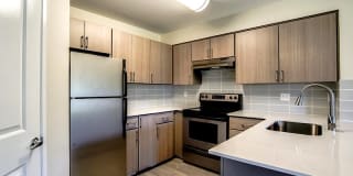 Creekside Village Apartments Creekside Village Apartments Photo Gallery 1