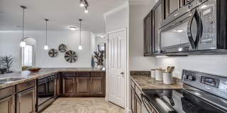 Avenues at Creekside Avenues at Creekside Photo Gallery 1