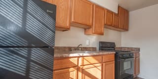 Laurel Court Apartments Laurel Court Apartments Photo Gallery 1