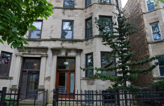 1341 W Foster Pl 1 - 1341 W Foster Ave, Chicago, IL 60640