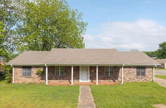 Photo of 100  S Meadow  PL