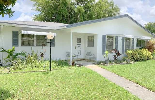 1154 NW 84th Ave - 1154 Northwest 84th Avenue, Plantation, FL 33322