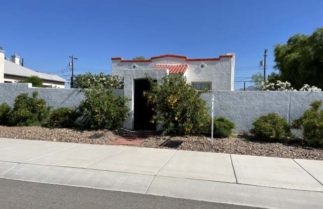 Photo of 1041 E Grant Rd