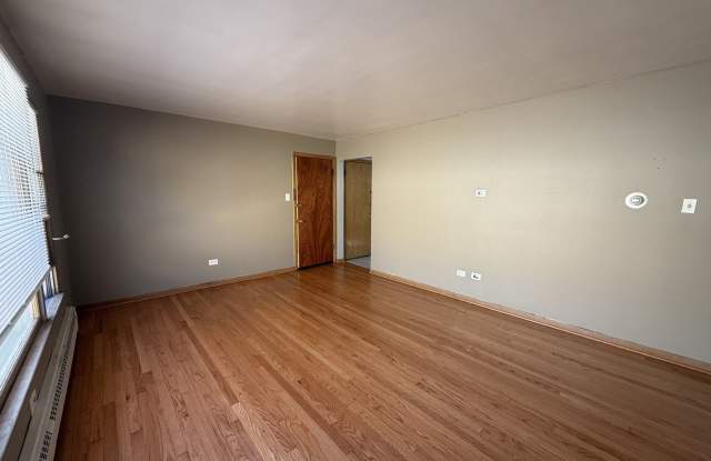 12254 Greenwood Avenue unit: 2W