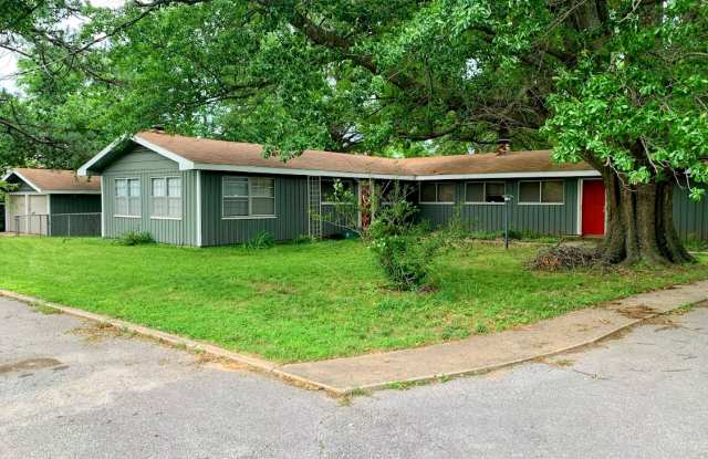 1601 North Sang Avenue