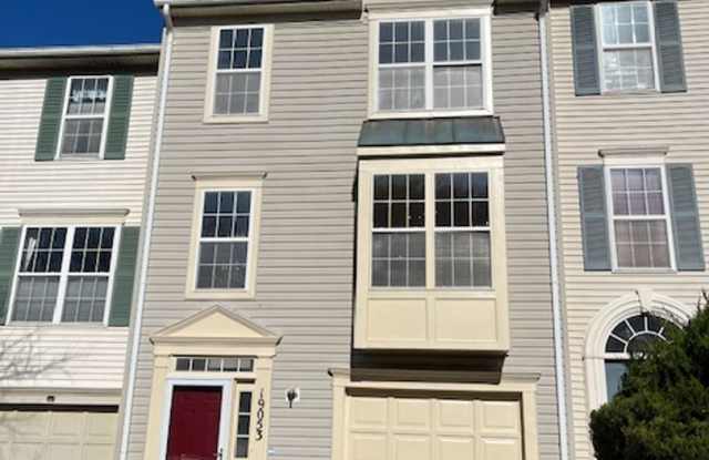 Exquisite Renovated Townhome in Germantown Estates