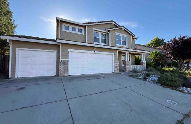 Great 4 Bedroom with Pool