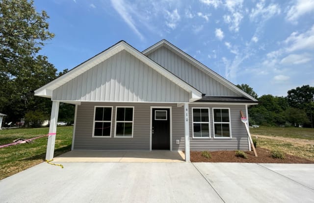 410 Kendall St - 410 Kendall Street, Thomasville, NC 27360