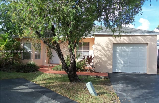 14572 SW 124th Pl - 14572 SW 124th Pl, Three Lakes, FL 33186