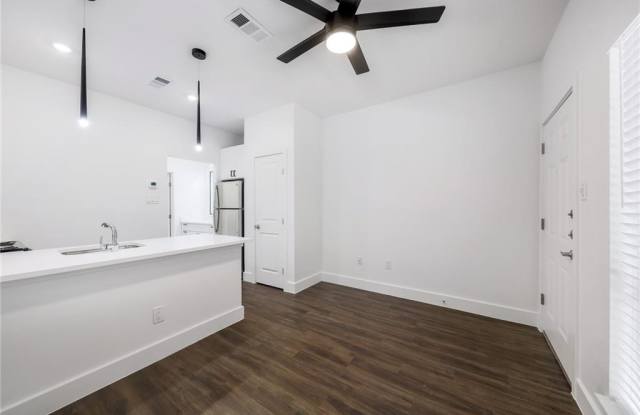 Photo of 908 Poplar St