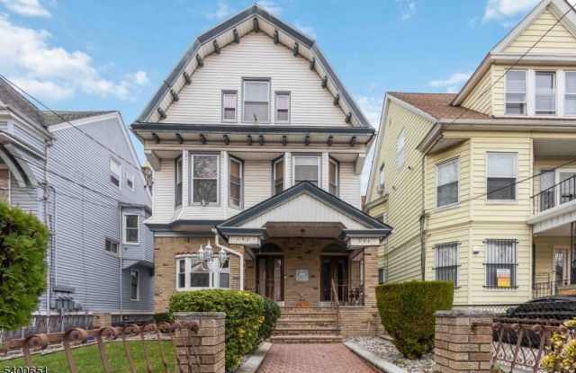 Photo of 592 Summer Ave