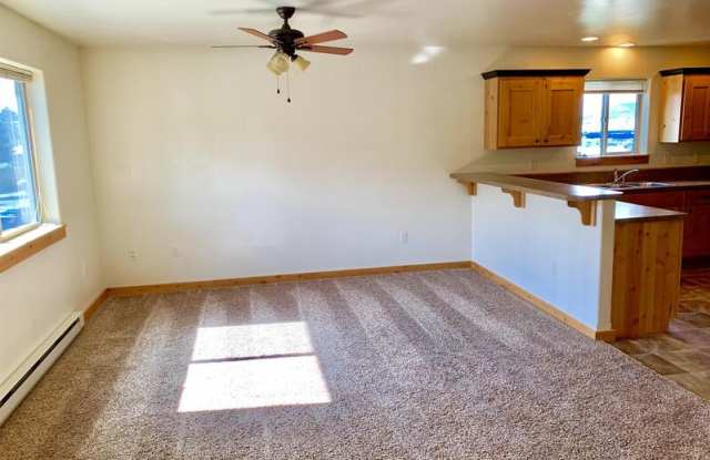 1240 Laurel St -3