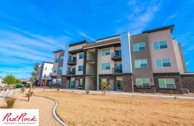 Spacious 3 Bedroom Unit in Desert Color With Pool  Lagoon Access