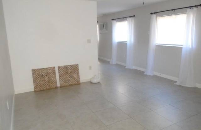 8093 Country Road unit: 102