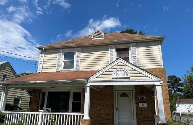 1620 Roanoke Avenue