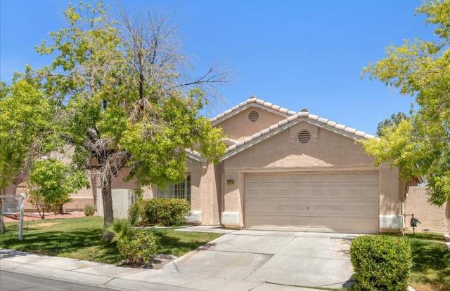 Summerlin North Amazing 3 Bedroom Home with 2 Living Rooms!