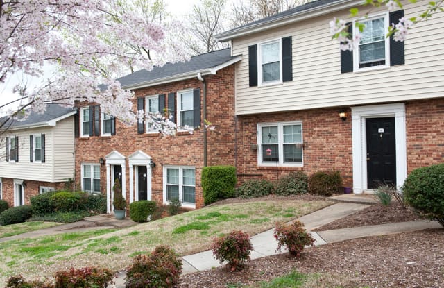 47 New Apartments on pelham road greenville for Small Room