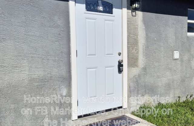 Photo of 2450 SW Cameo Blvd