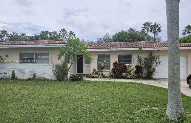 106 E Park Ln - 106 Park Lane East, Hypoluxo, FL 33462