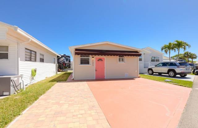 122 Nettles Boulevard