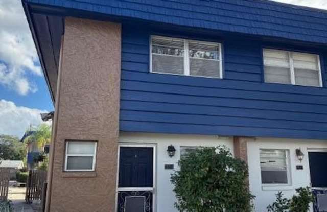 2511 Country Club Drive unit: B118