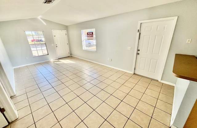 SPACIOUS 2BR/1BA Duplex, Vaulted Ceilings, More! NO APPLICATION FEE!