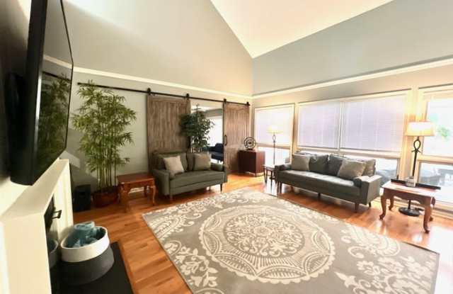 2588 High Hammock Road