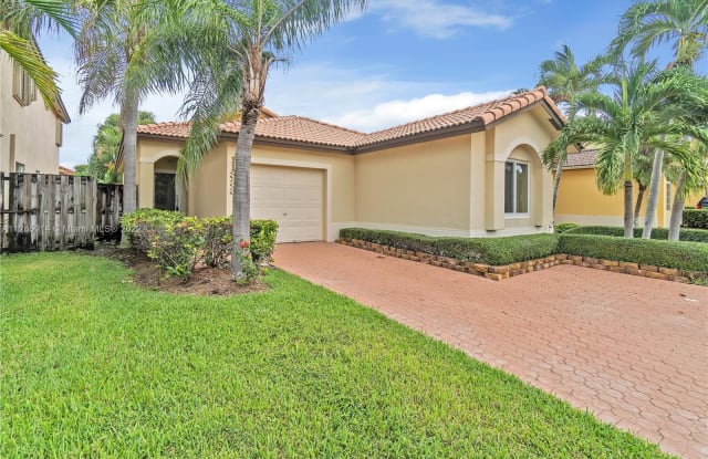 11333 NW 52nd Lane - 11333 NW 52nd Ln, Doral, FL 33178