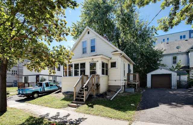 Photo of 5 Bedroom 2 Bath in Single Family House in DINKY! ~ WALK TO CAMPUS! U of M 2026~