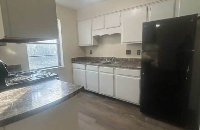 Photo of 1817 Victoria Drive