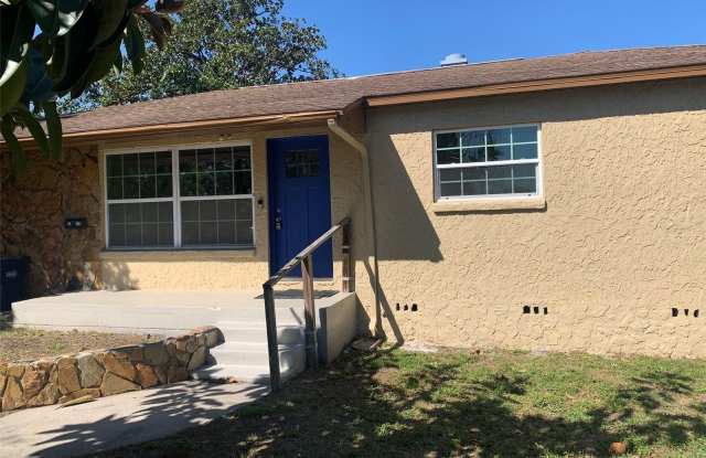 Photo of 11308 N OAKLEAF AVENUE