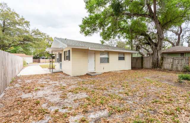 Wonderfully located 1/1 Duplex - No washer/dryer