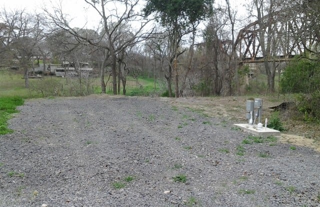 250 Hot Shot Ln - 250 Hot Shot Lane, Guadalupe County, TX 78123