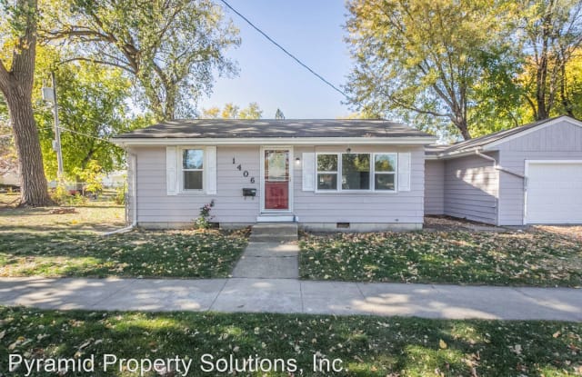 1406 E 27th Ct - 1406 East 27th Court, Des Moines, IA 50317